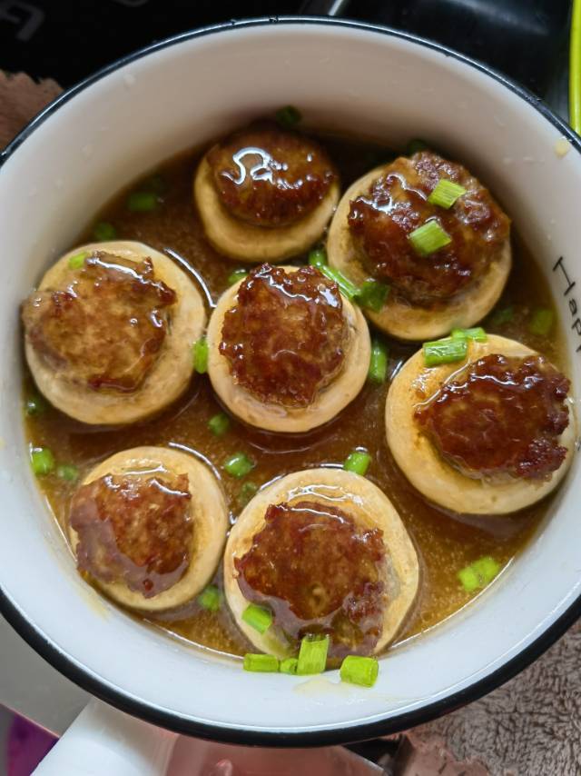 不会剩下一滴汤汁的口蘑酿肉