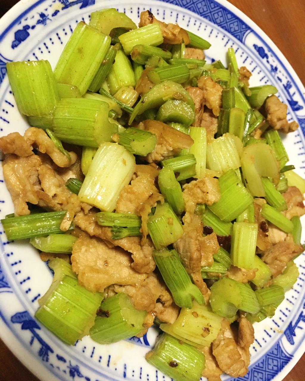 芹菜炒肉