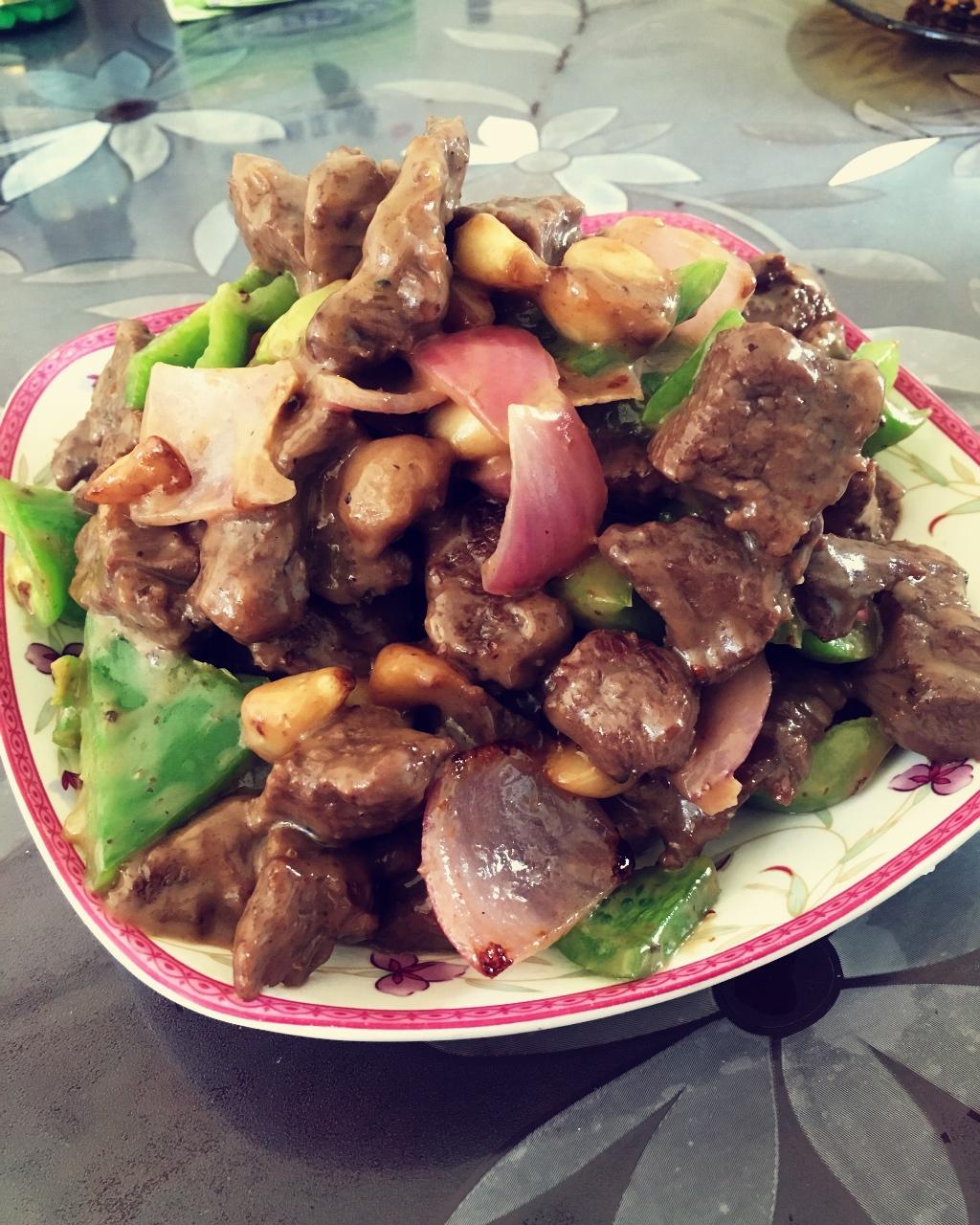 黑胡椒蒜子牛肉粒