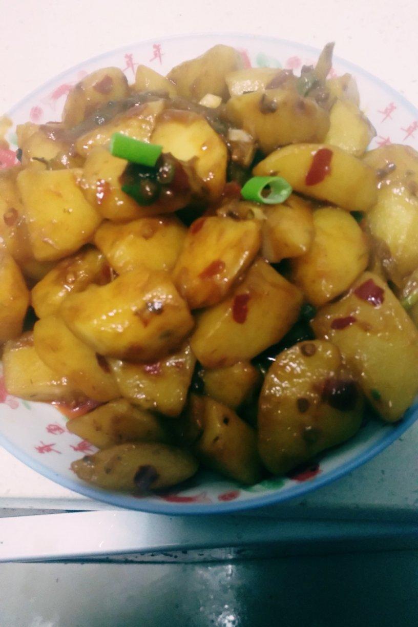 红烧土豆块