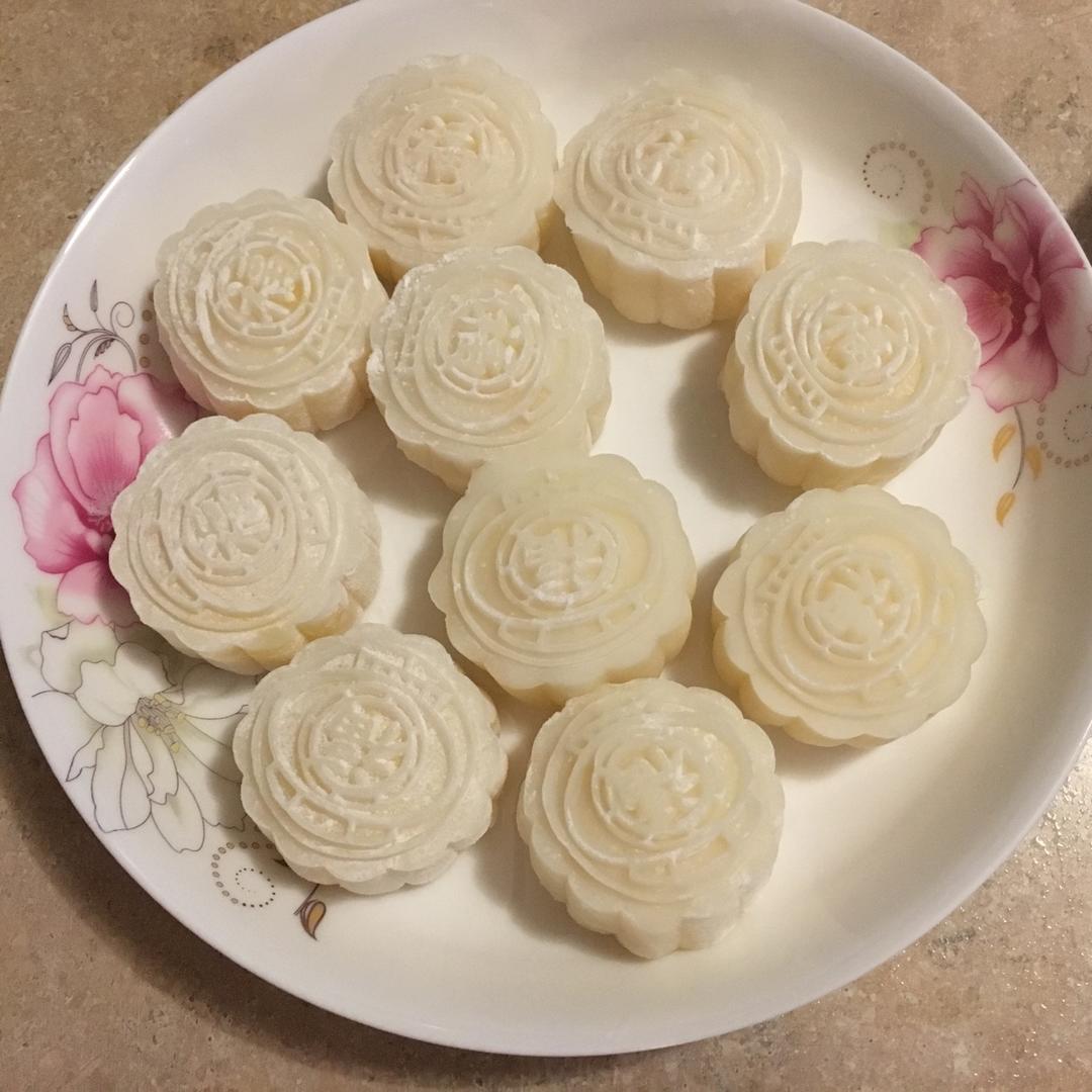 冰皮奶黄月饼