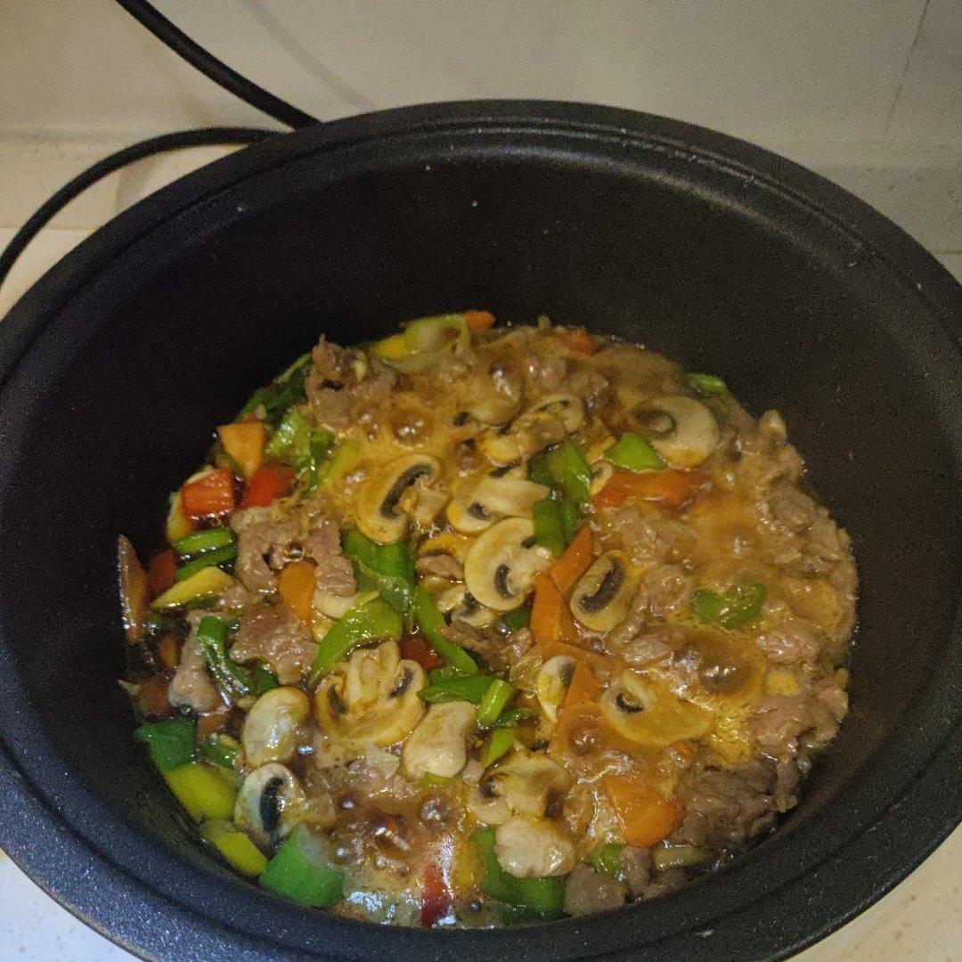 牛肉炒蘑菇