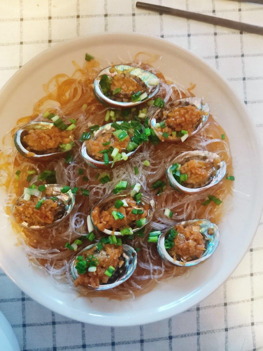 蒜蓉粉丝蒸鲍鱼