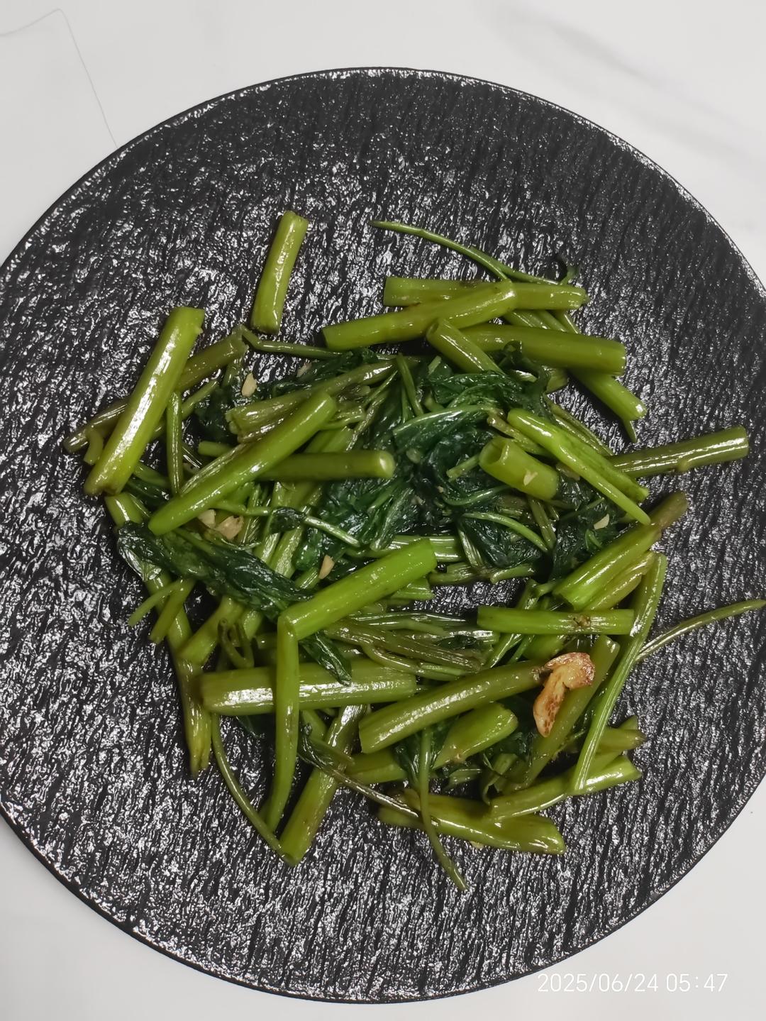 爆炒耗油空心菜