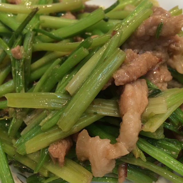 芹菜炒肉片