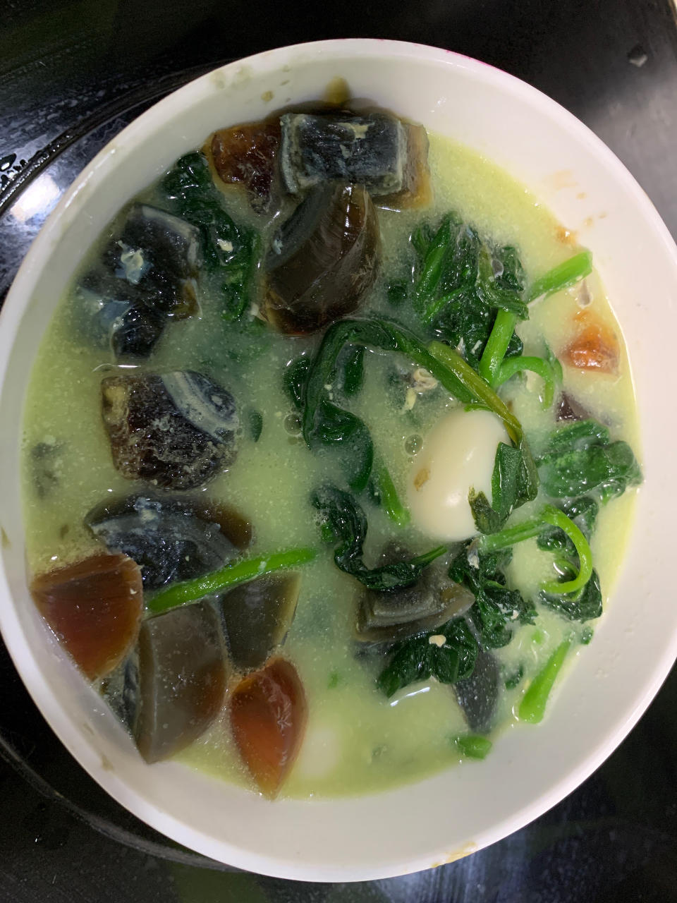 爱华仔的兔子做的清热的上汤潺菜/木耳菜