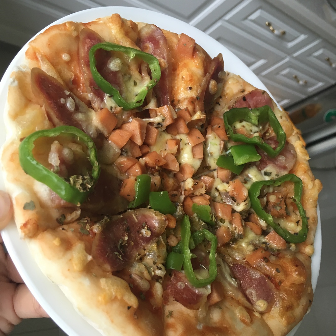 萨拉米薄底披萨 Salami Pizza