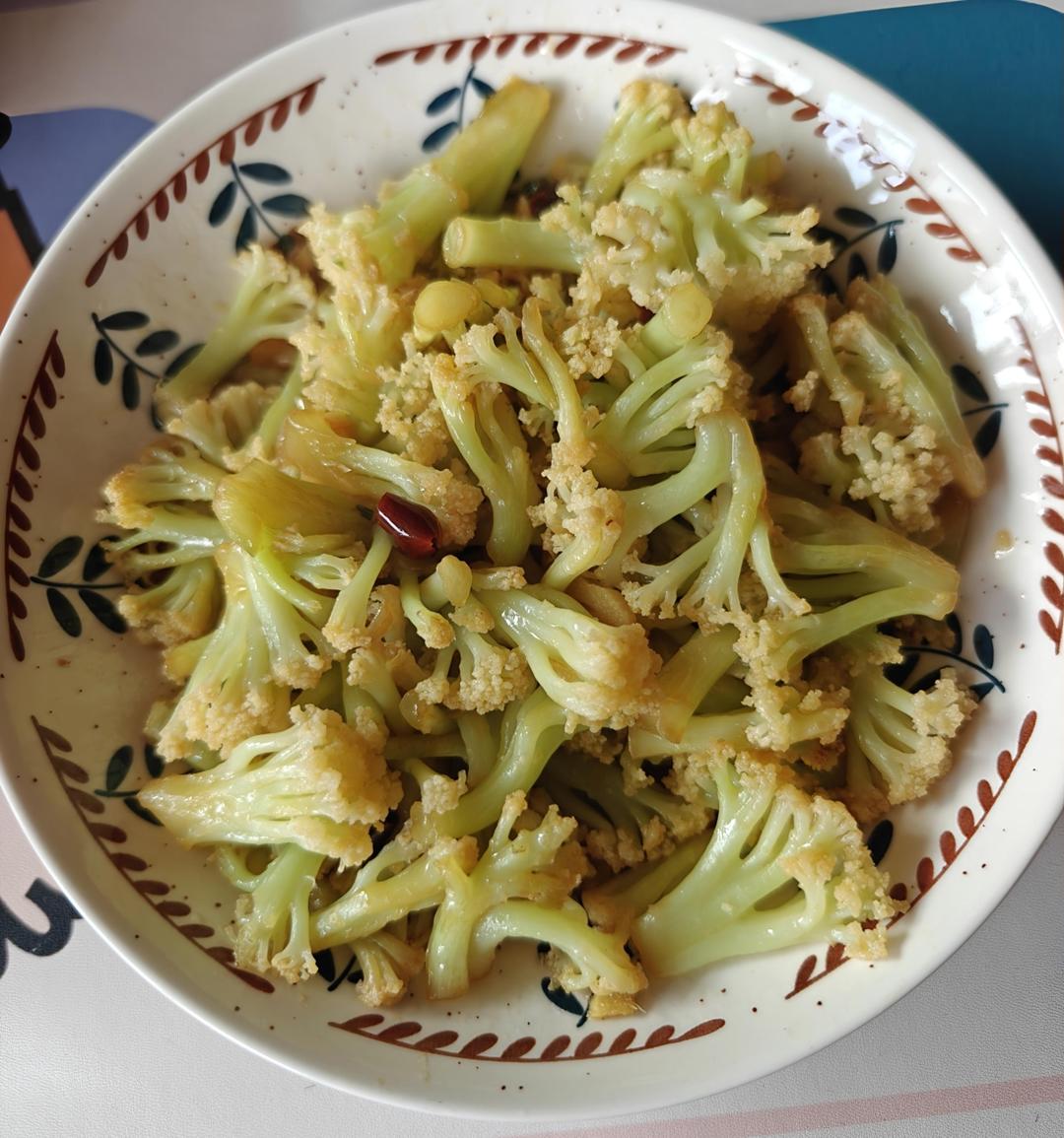 家常素炒菜花，清脆！