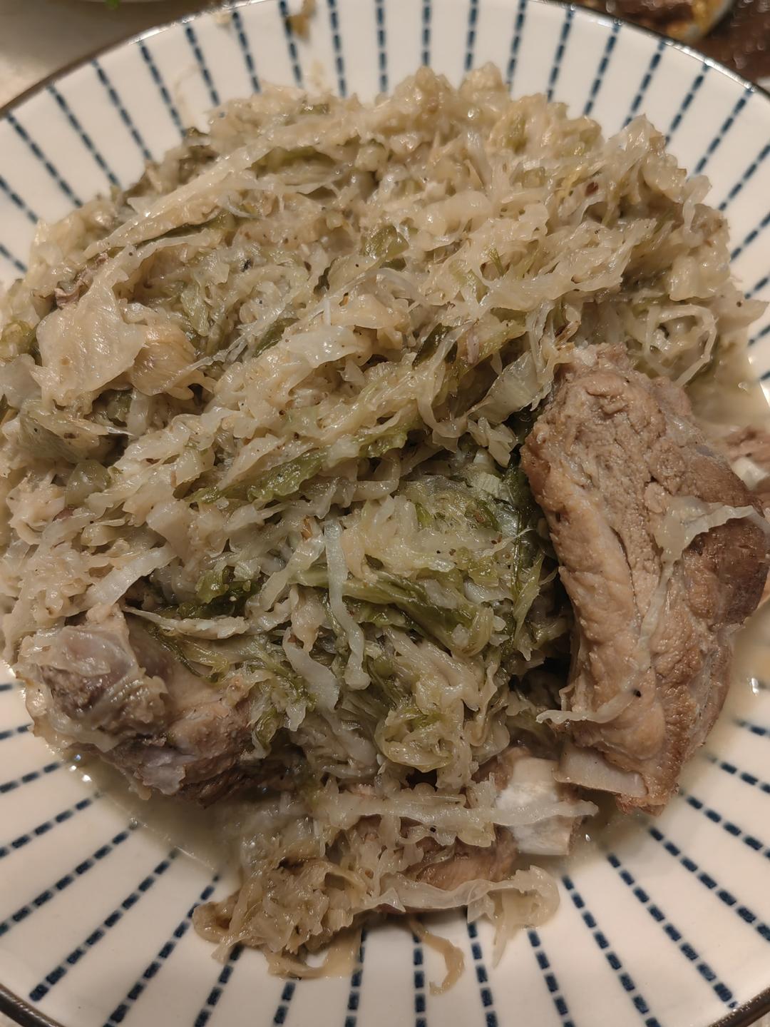 东北酸菜炖排骨