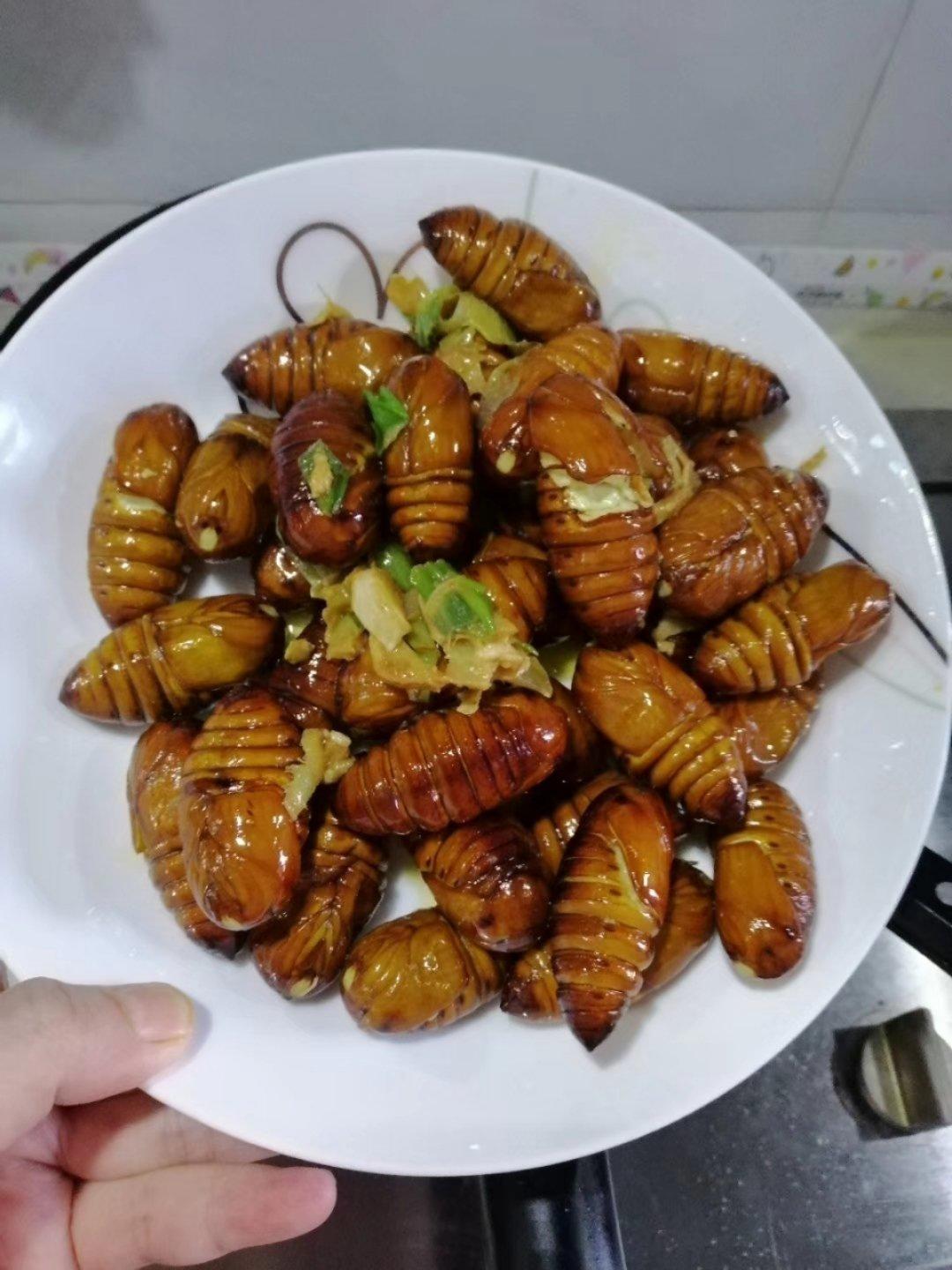 清炒蚕蛹