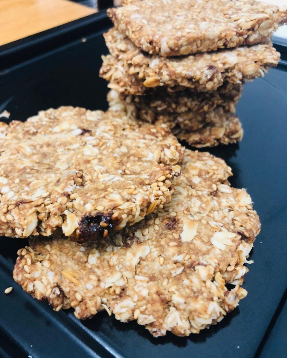 素食:有机燕麦芝麻大饼干