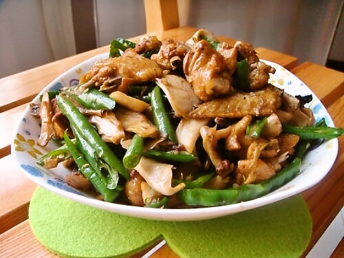 黑胡椒杏鲍菇炒鸡片