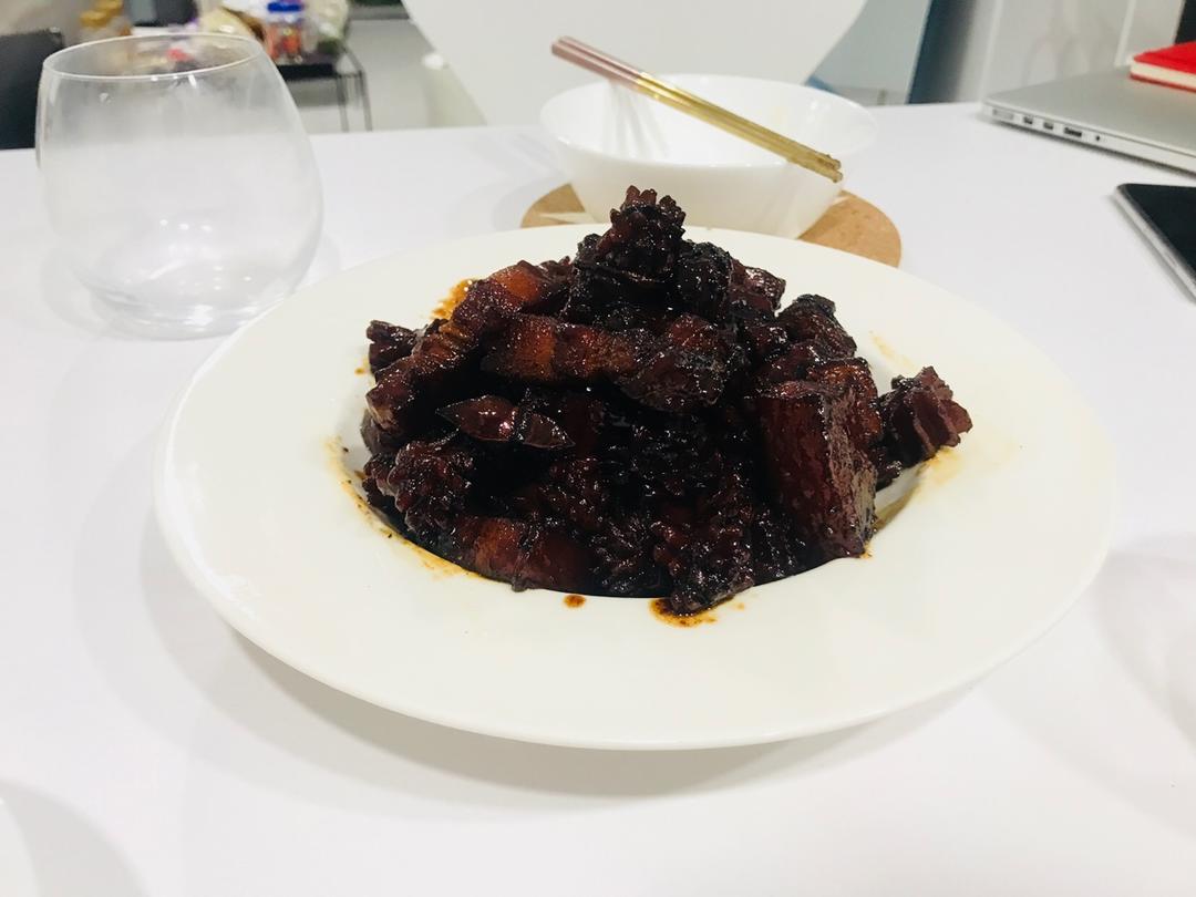 【板栗红烧肉】