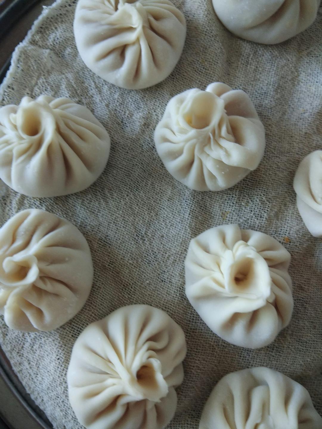 鸡汁灌汤包