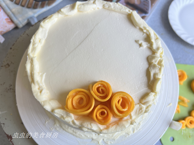朵朵芒果玫瑰蛋糕的做法 步骤16