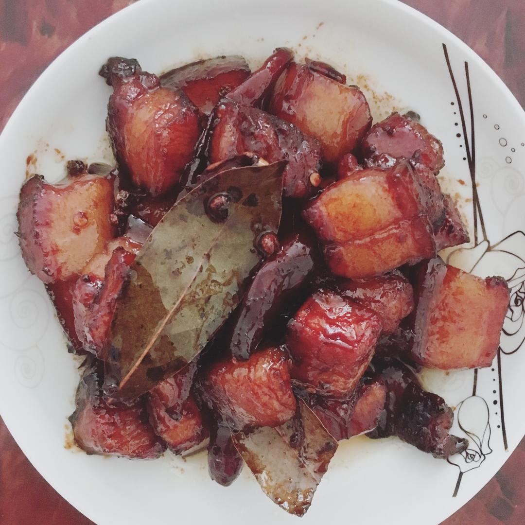 吃着碗里望着锅里的红烧肉