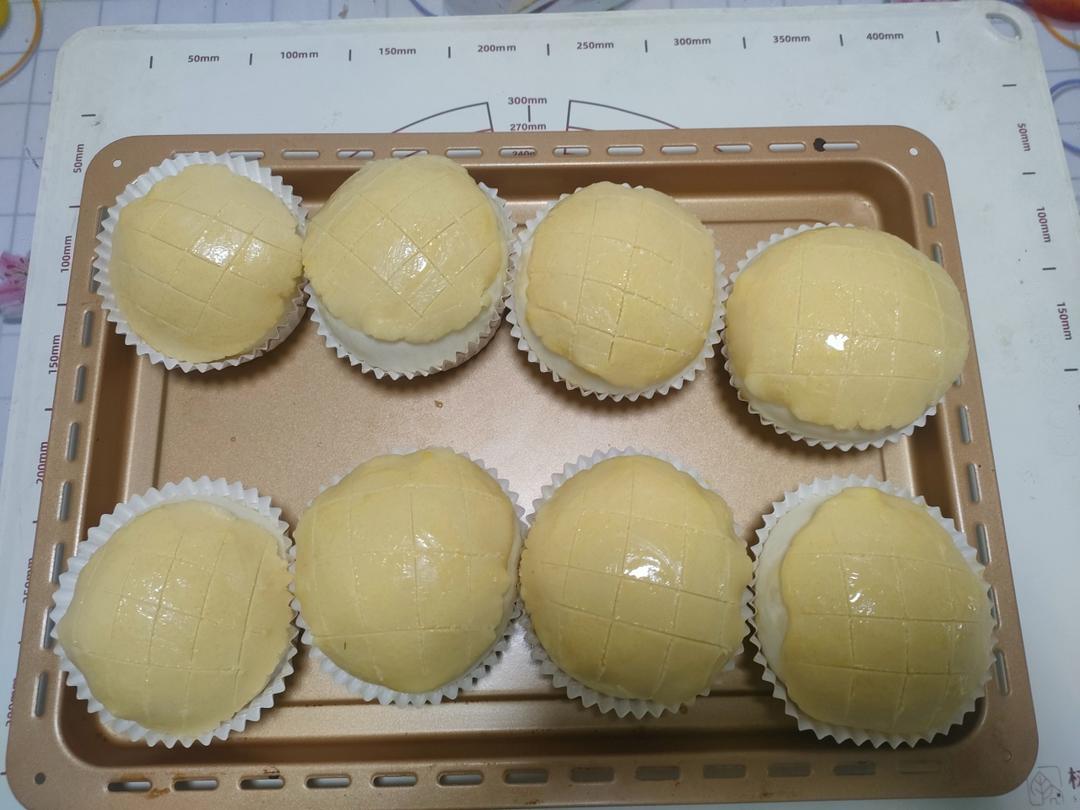 好吃到炸裂的港式菠萝包（附带制作酥皮的小视频）