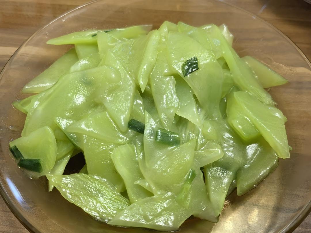 清炒莴笋