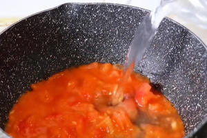 鲜香还能掉秤的番茄金针菇虾滑汤‼️让我康康谁还没学起来👀的做法 步骤8
