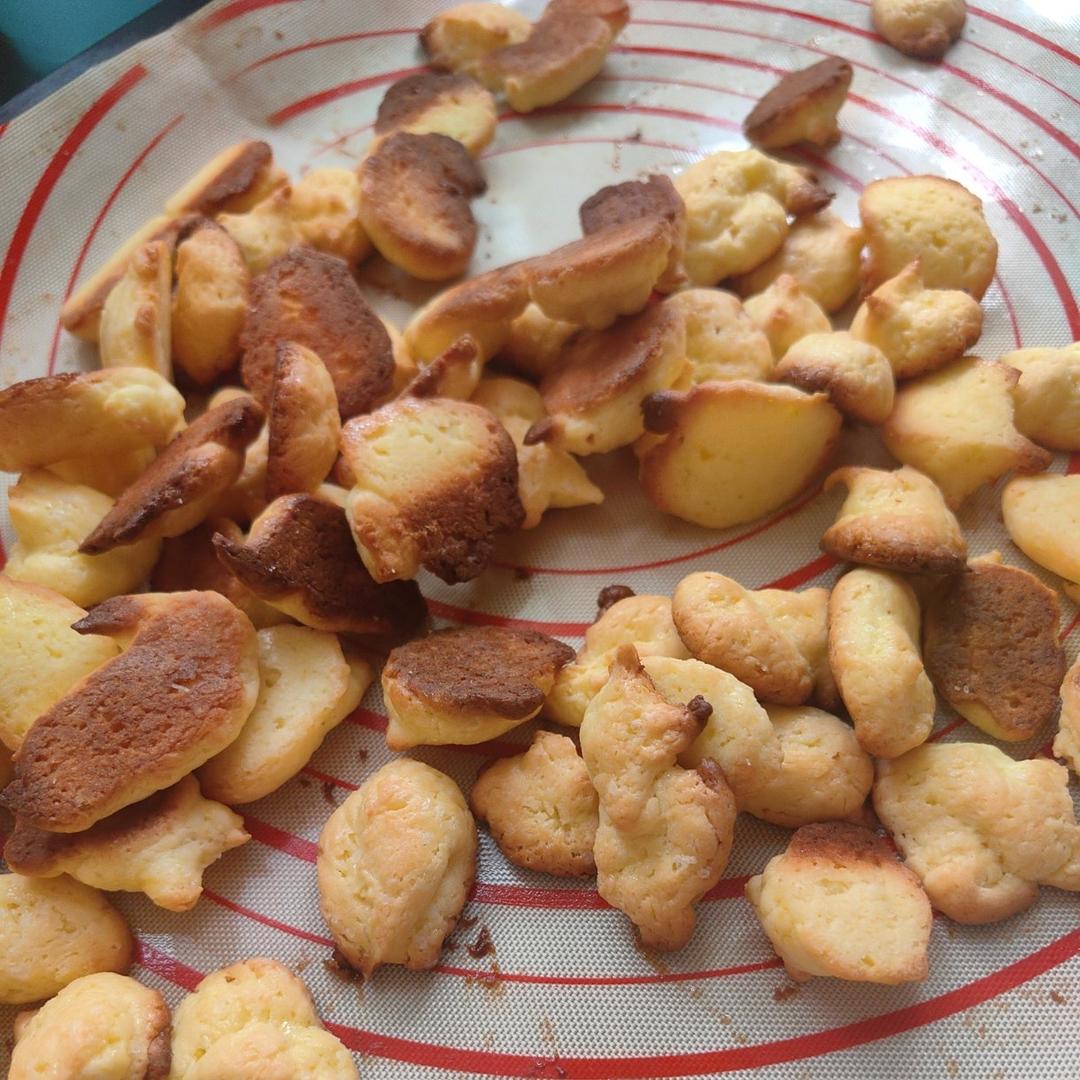 消耗蛋黄之蛋黄黄油饼干的做法