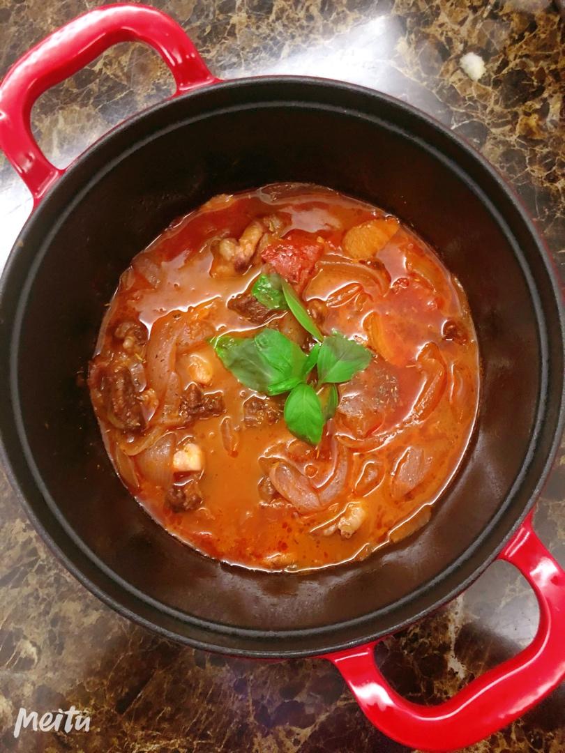 番茄红酒炖牛肉（铸铁锅版）