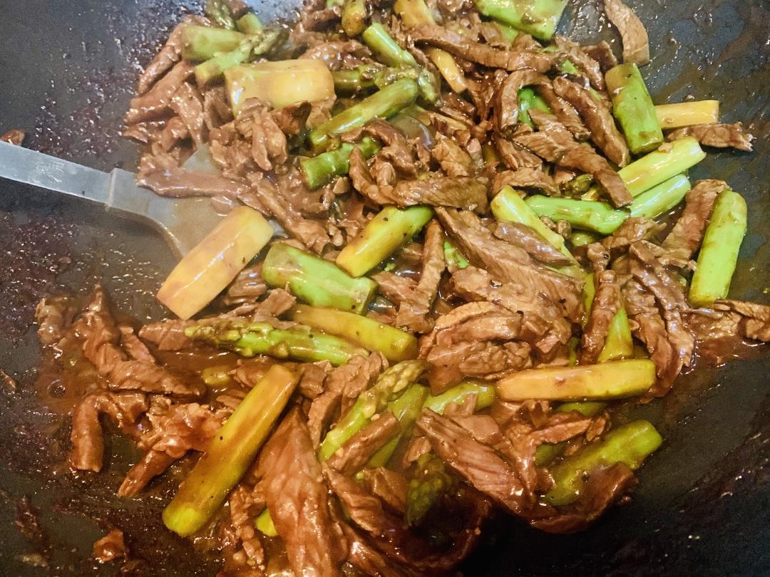 芦笋炒牛肉