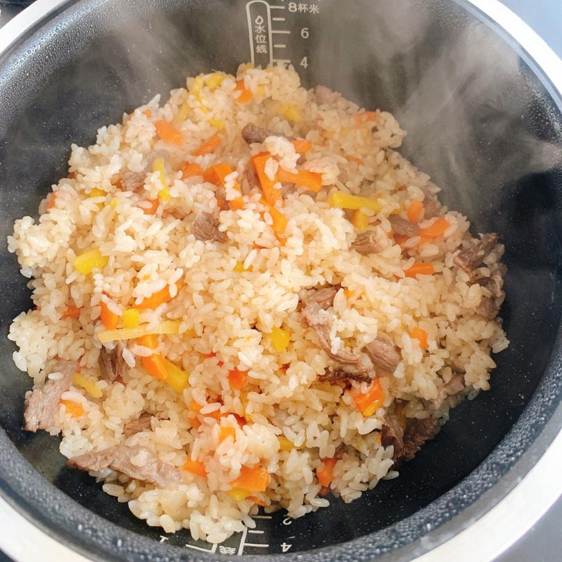 牛肉抓饭