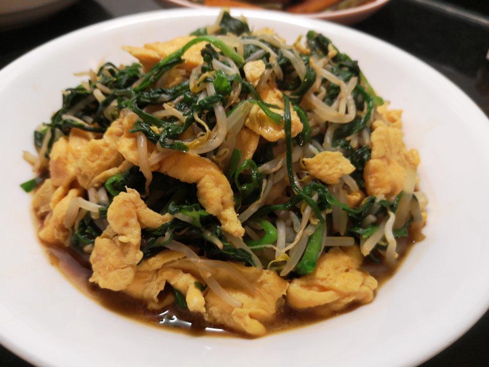 美味营养的                            粉丝韭菜豆芽鸡蛋拌菜