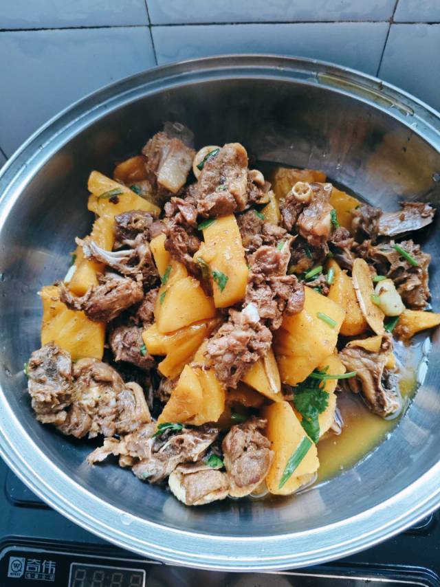 《菠萝鸭》好吃易做（附详细图解）