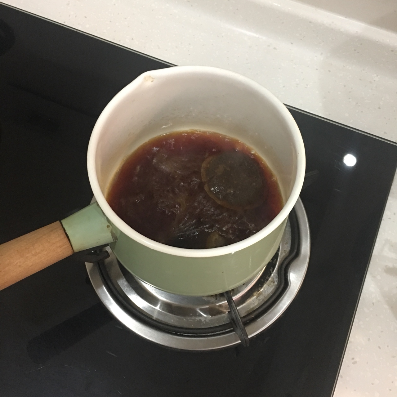 超快手锅煮奶茶的做法 步骤4