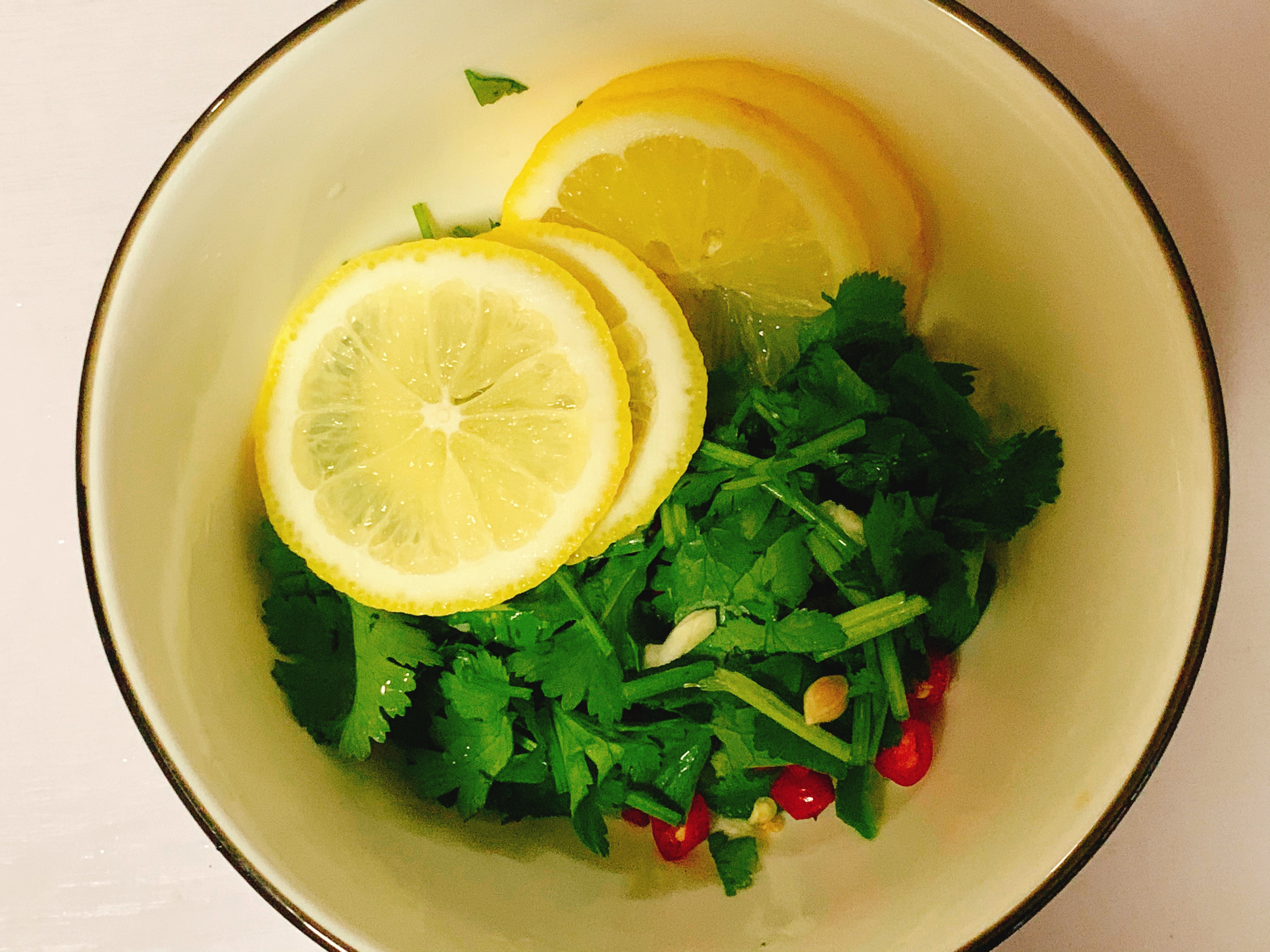 🌈清新又美味的泰式柠檬花甲❗️酸辣开胃的做法 步骤5