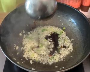 能吃三碗米饭家常溜肉段烧茄子的做法 步骤3