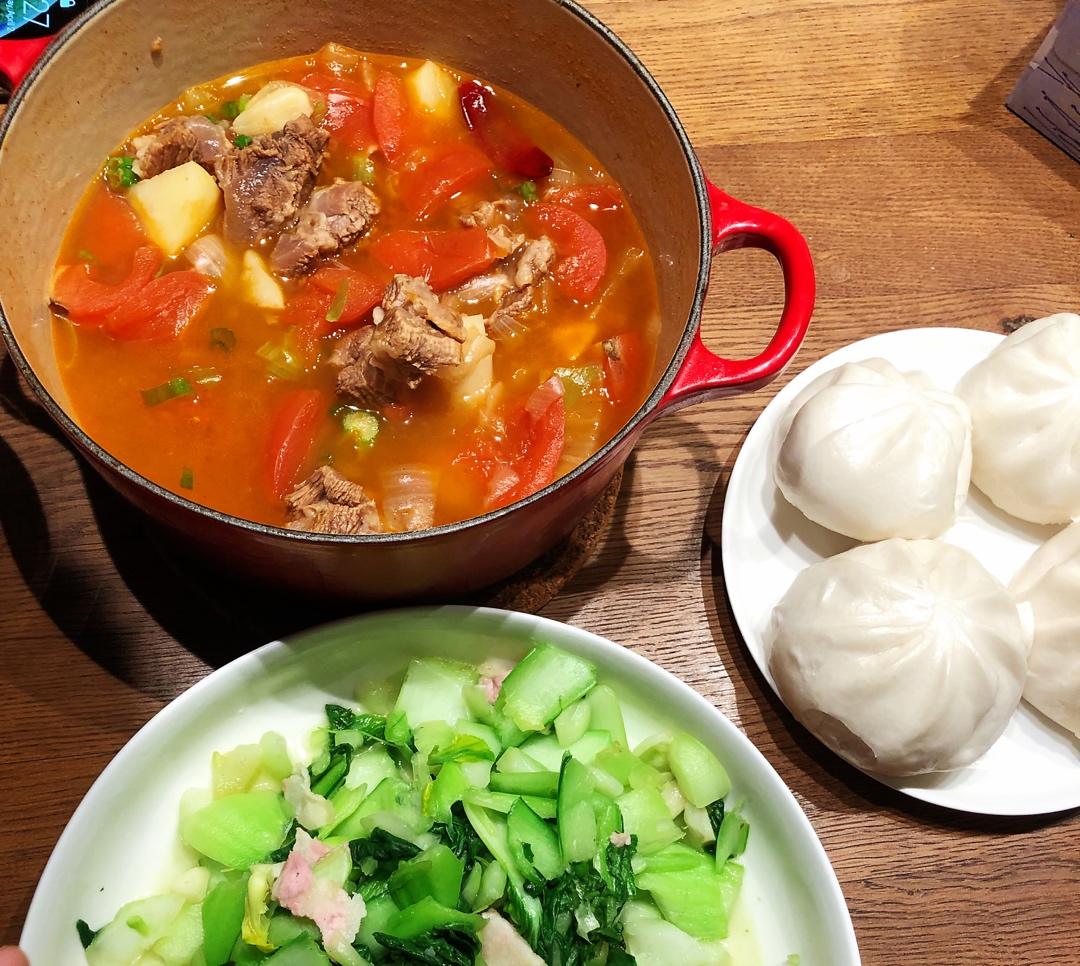 番茄炖带骨牛腩—Staub珐琅铸铁锅