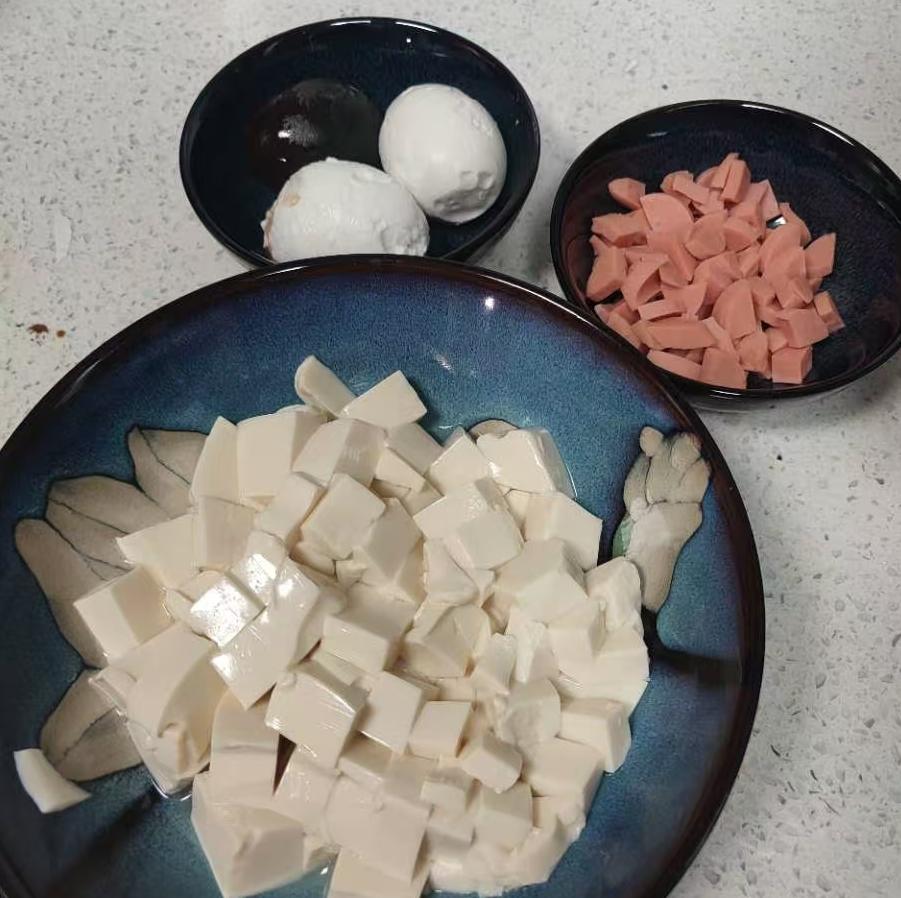 汤：皮蛋三鲜汤