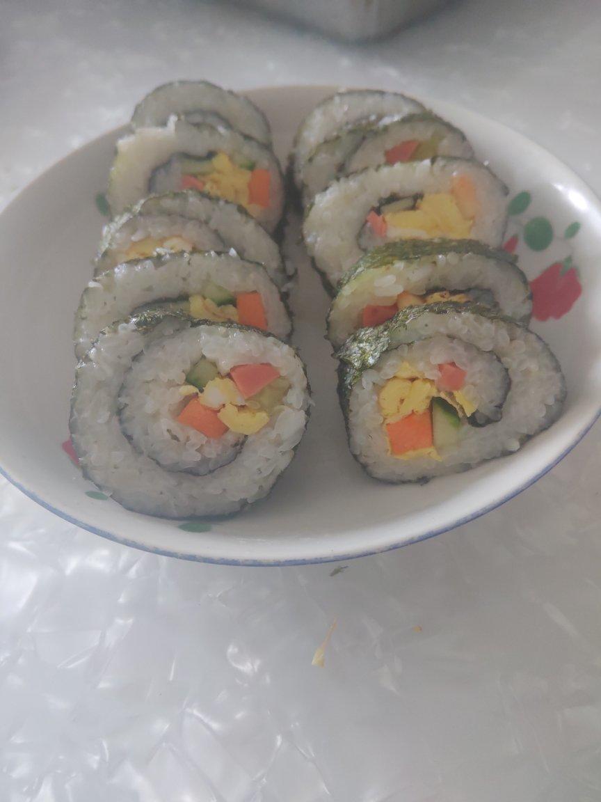 紫菜卷寿司