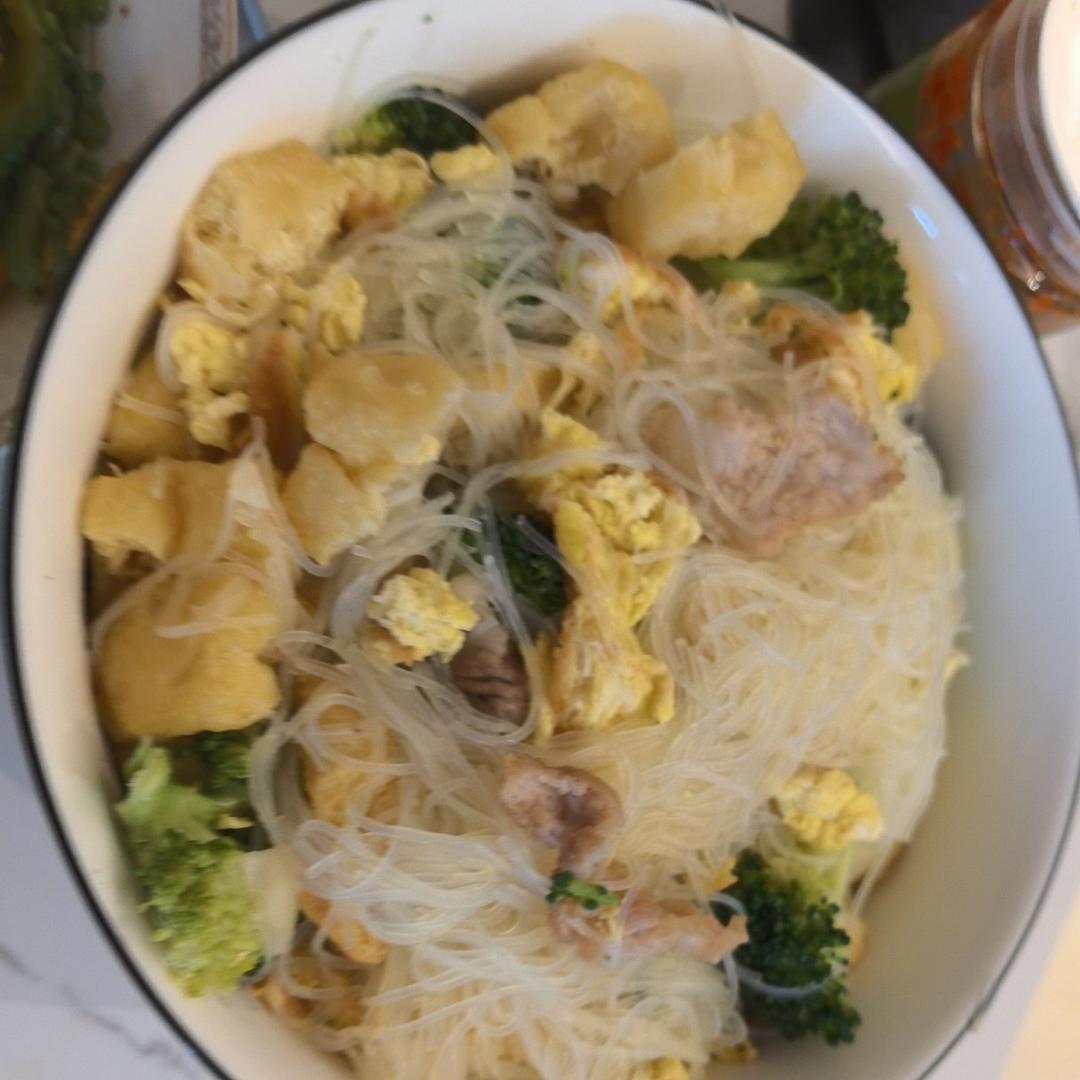 小白菜炒粉丝鸡蛋