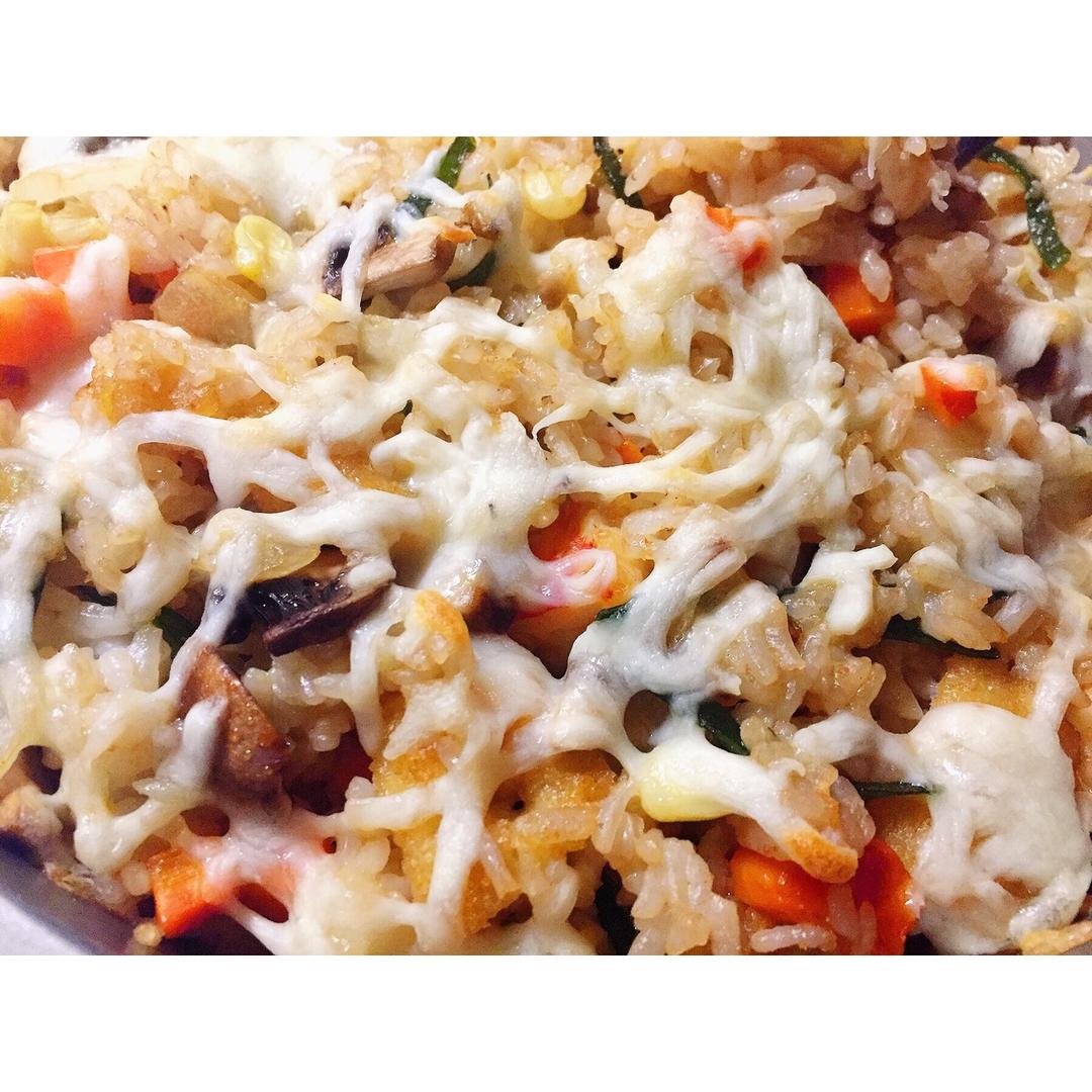 海鲜焗饭 Seafood Fried Rice with Cheesy Topping