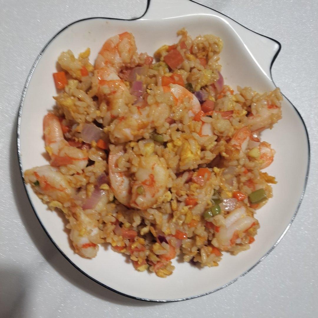 虾仁酱油炒饭