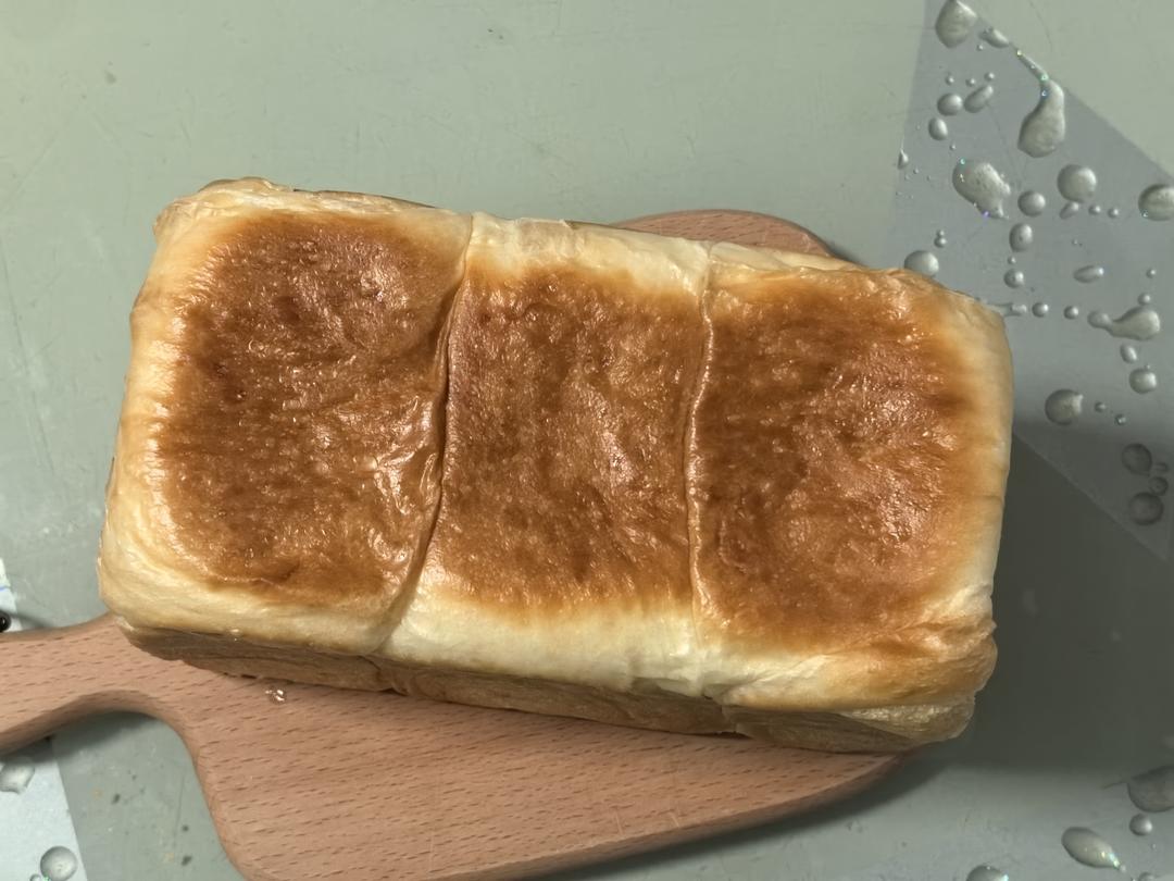 鲜奶牧场吐司制作揭秘，绵密的吐司谁不爱啊
