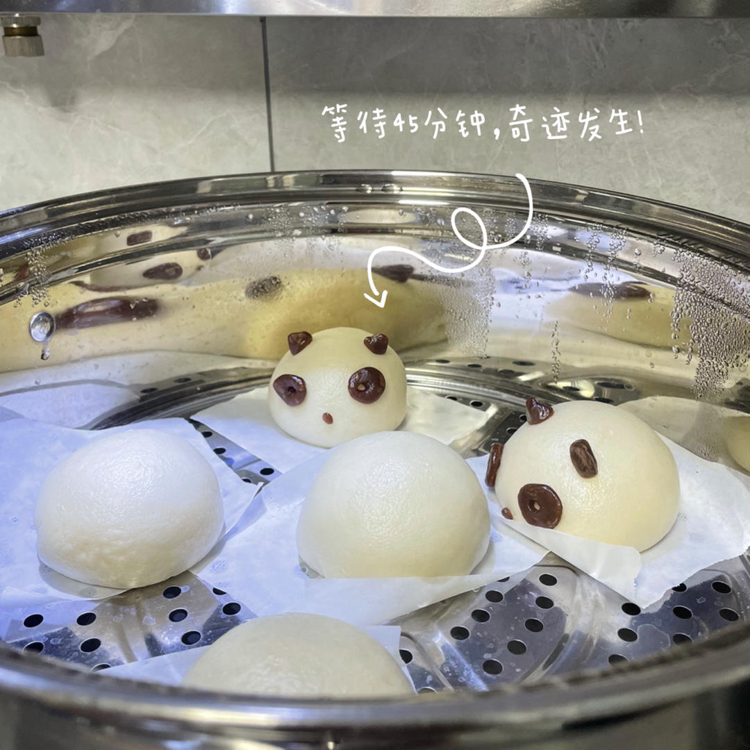 松软香甜的奶黄包，很快就可以搞定。