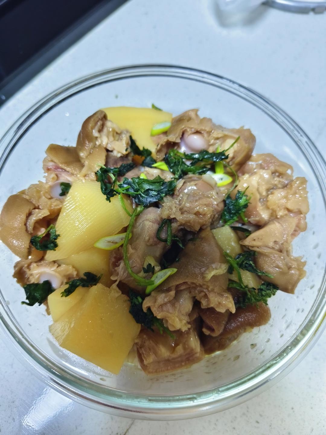 流口水的黄豆炖猪蹄