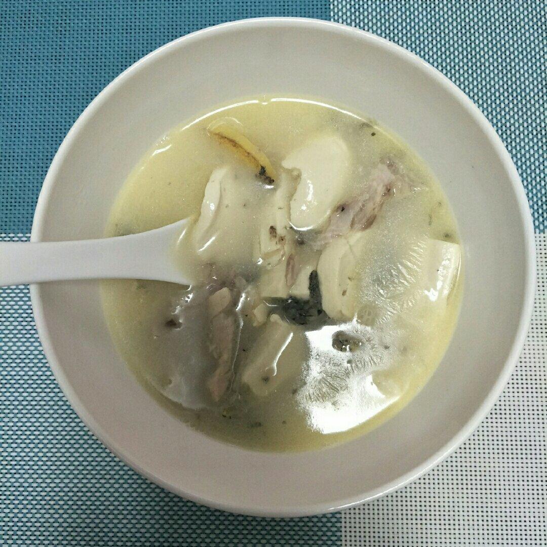 鲫鱼豆腐汤