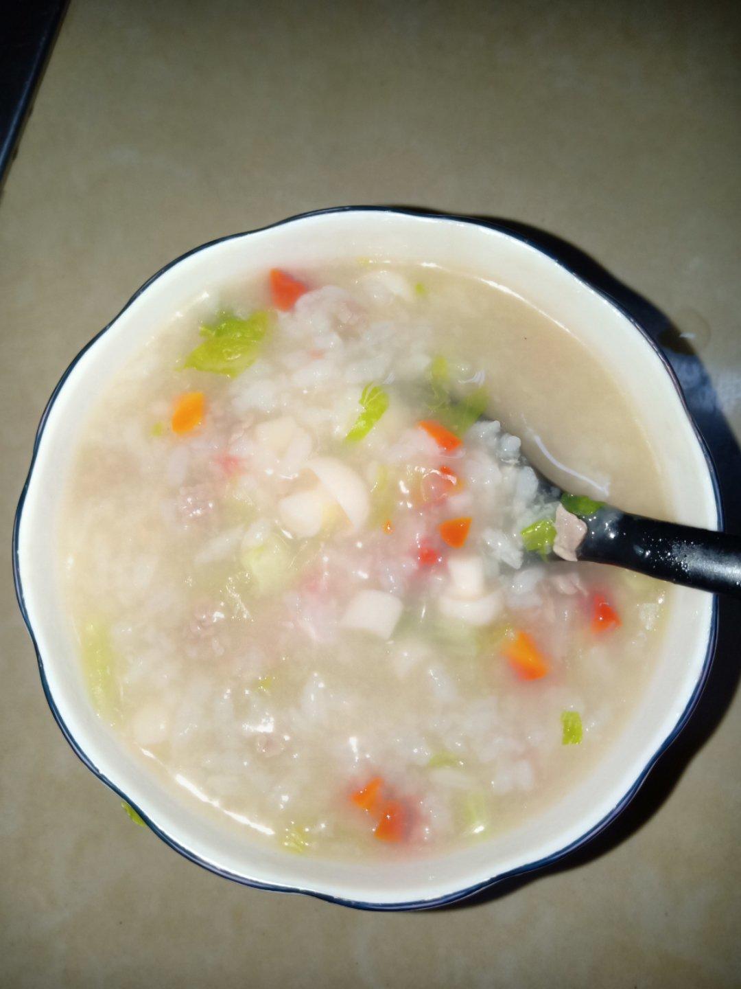食美粥-营养粥系列|“牛肉蔬菜粥”营养早餐儿童食谱 砂锅做法易学 牛肉生菜胡萝卜粥