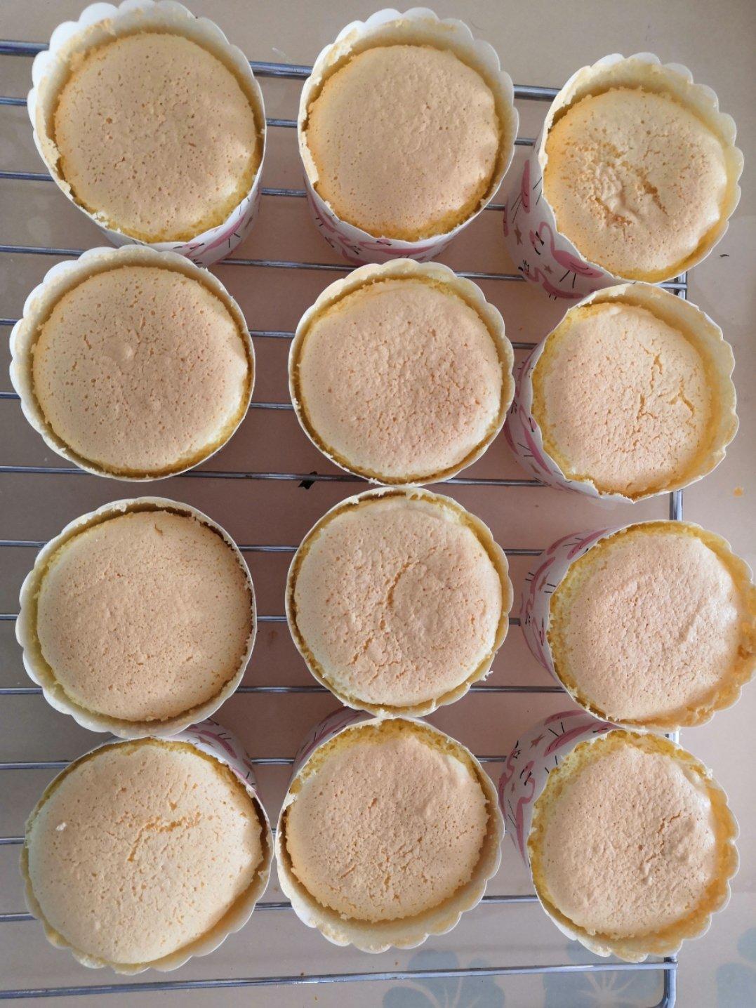 纸杯蛋糕 8寸戚风蛋糕的量