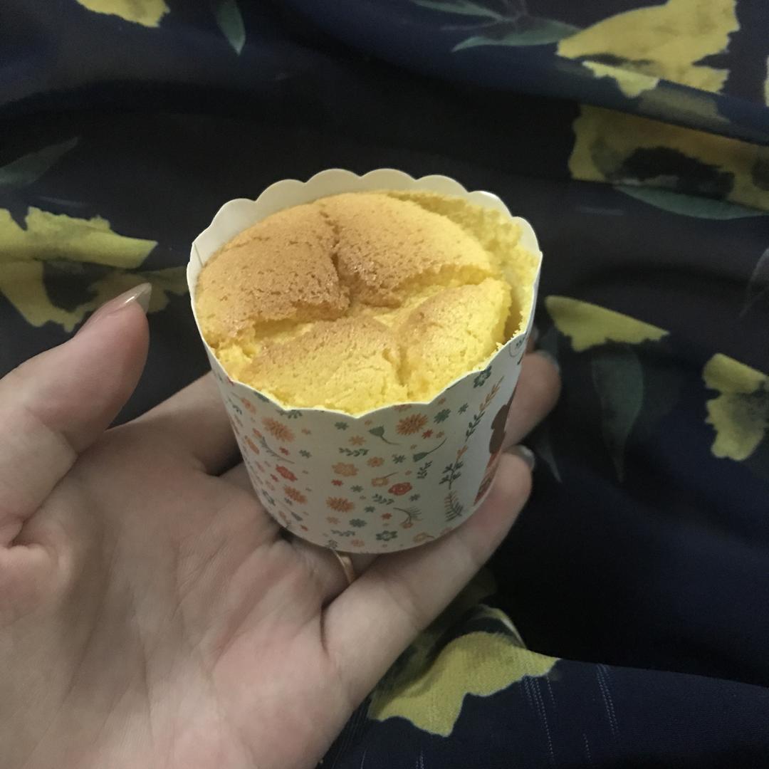 棉花纸杯蛋糕