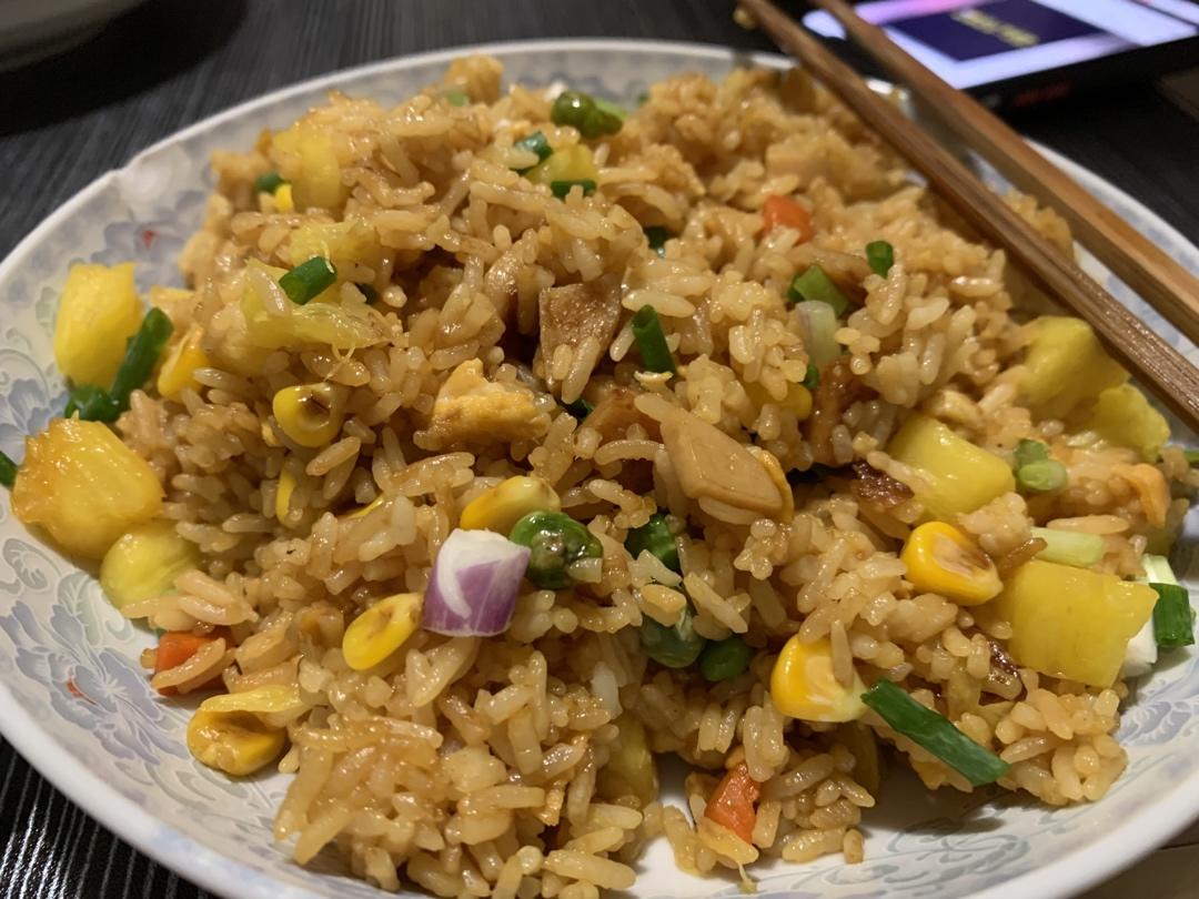 酸甜可口❗连吃三碗都不够的菠萝炒饭
