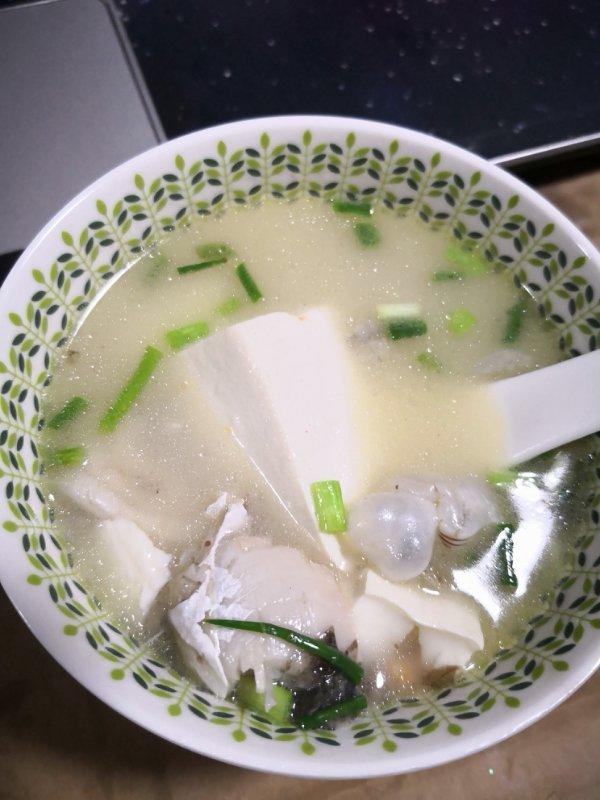 鲫鱼豆腐汤