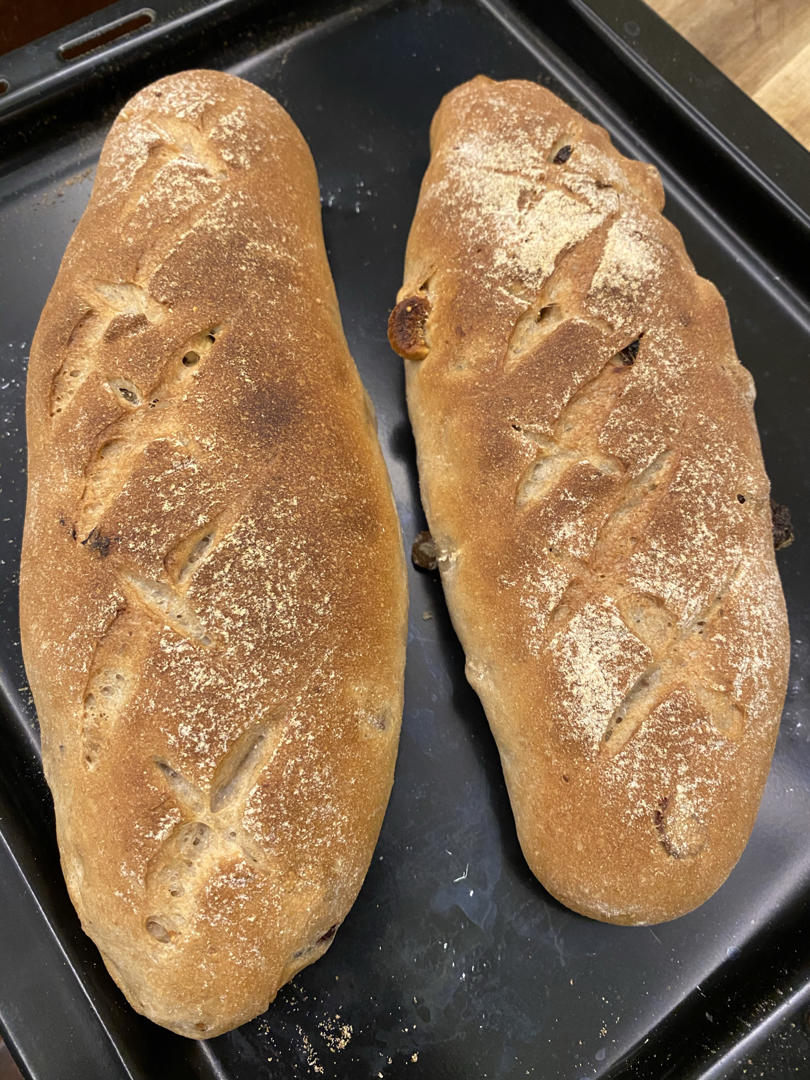 全麦蔓越莓核桃软欧包