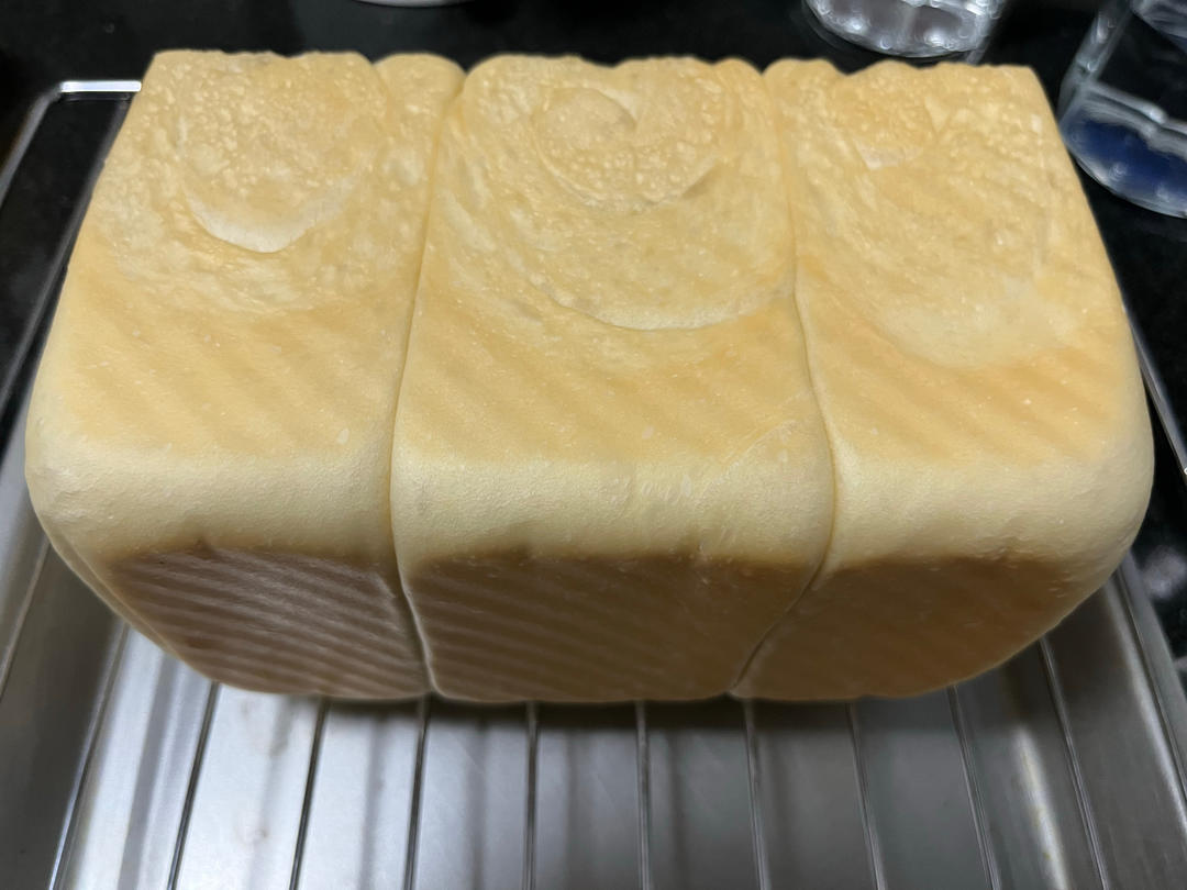 吐司，奶香手撕面包，超级香浓