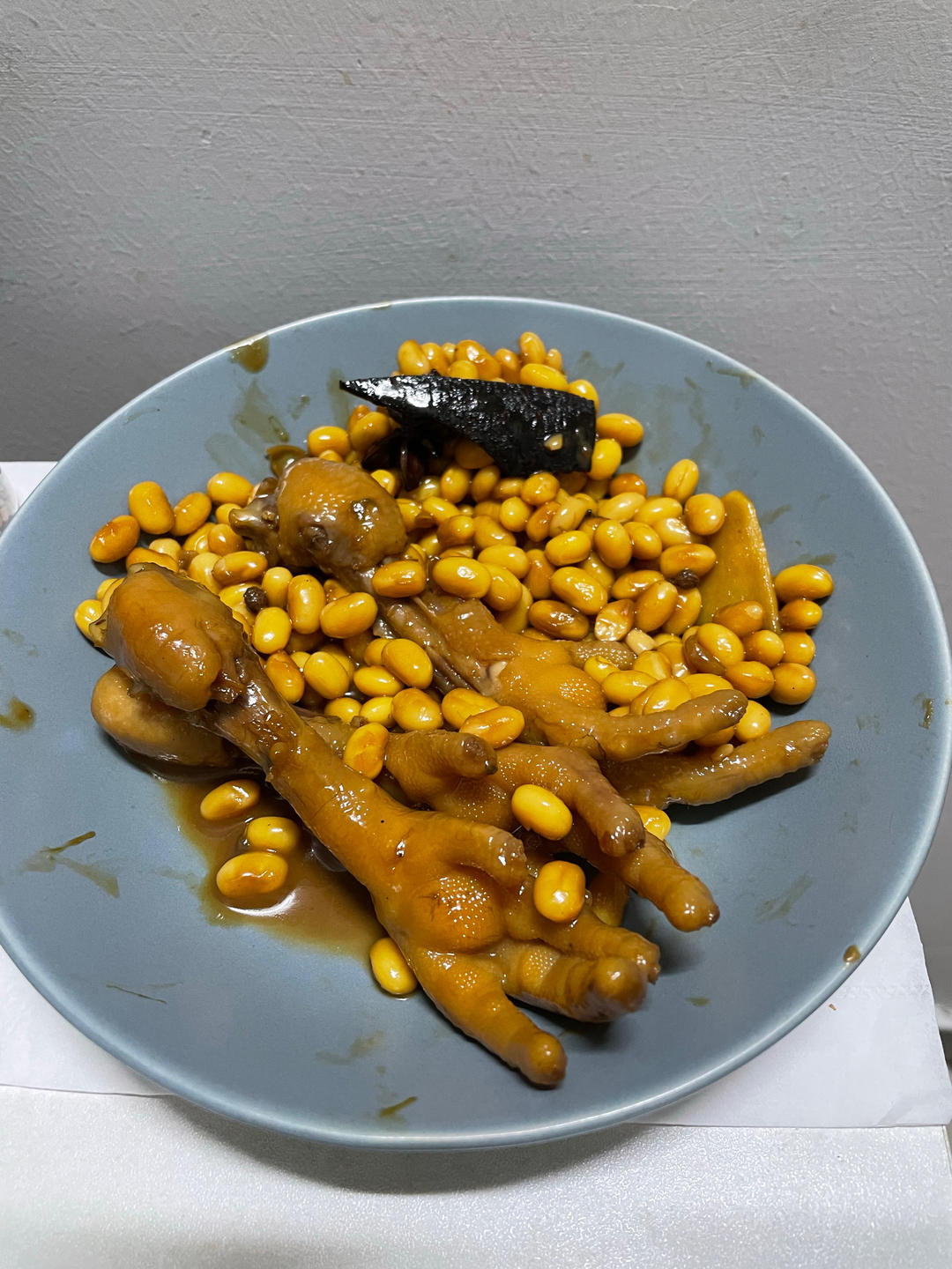 入口即化的黄豆焖鸡爪